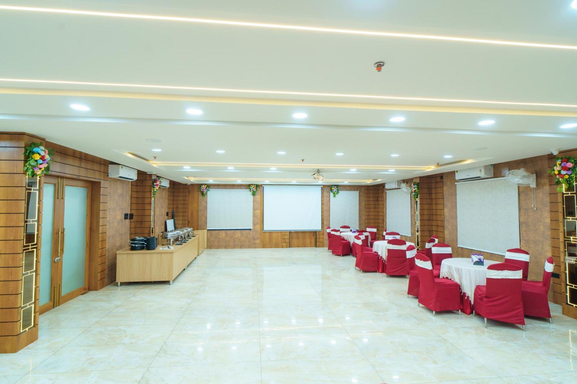 Satyabhama Inn Pathara Экстерьер фото