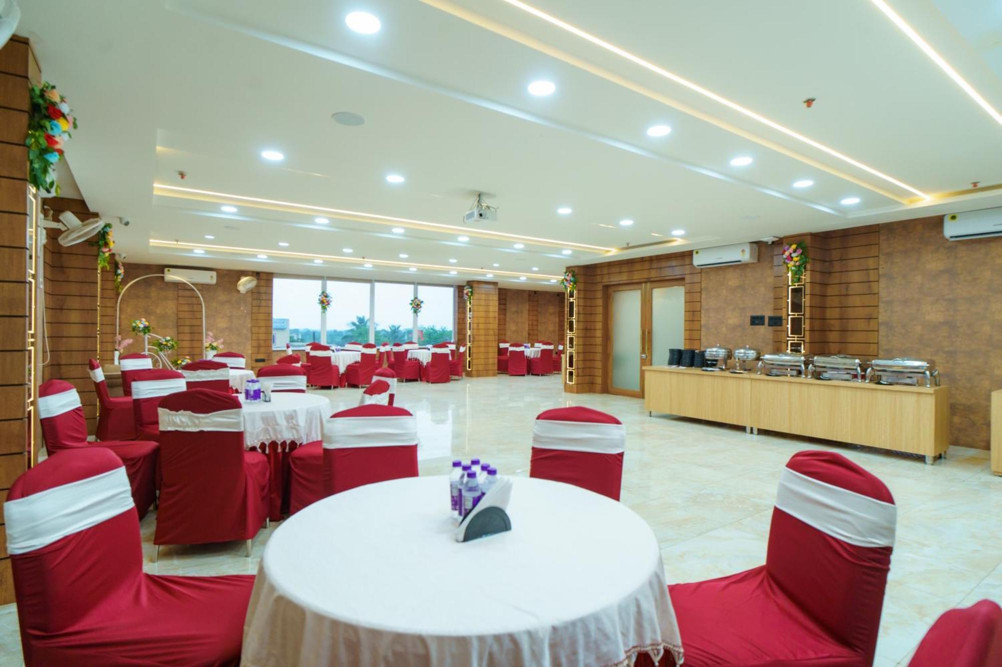 Satyabhama Inn Pathara Экстерьер фото