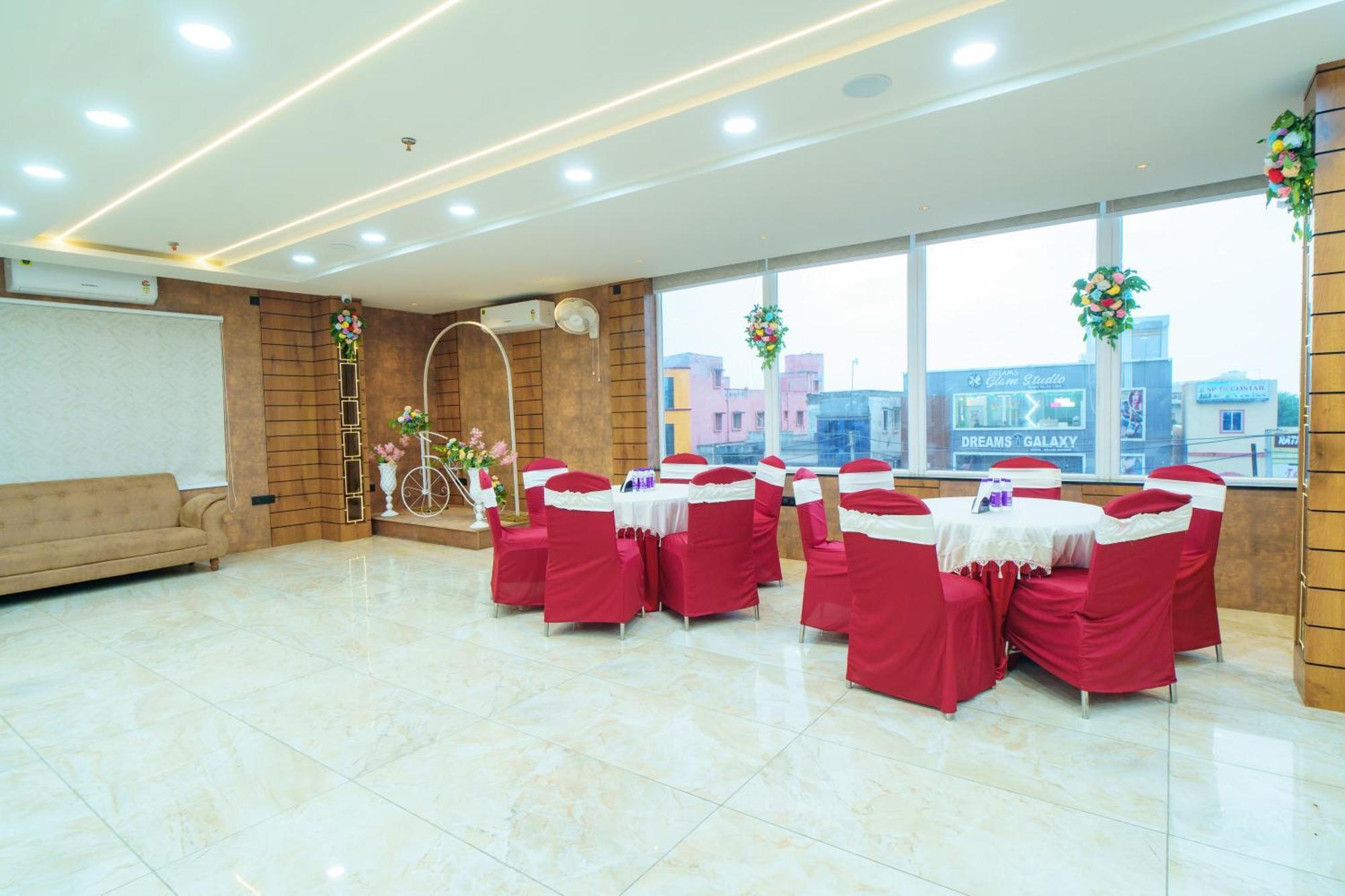 Satyabhama Inn Pathara Экстерьер фото